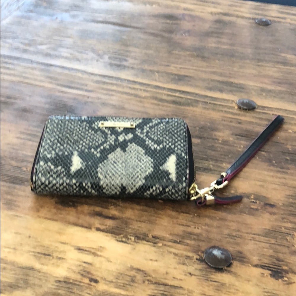 Stella & Dot snakeskin wallet 🐍